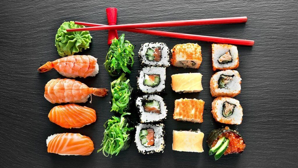 sushi-nhat-ban-tinh-hoa-am-thuc-xu-phu-tang