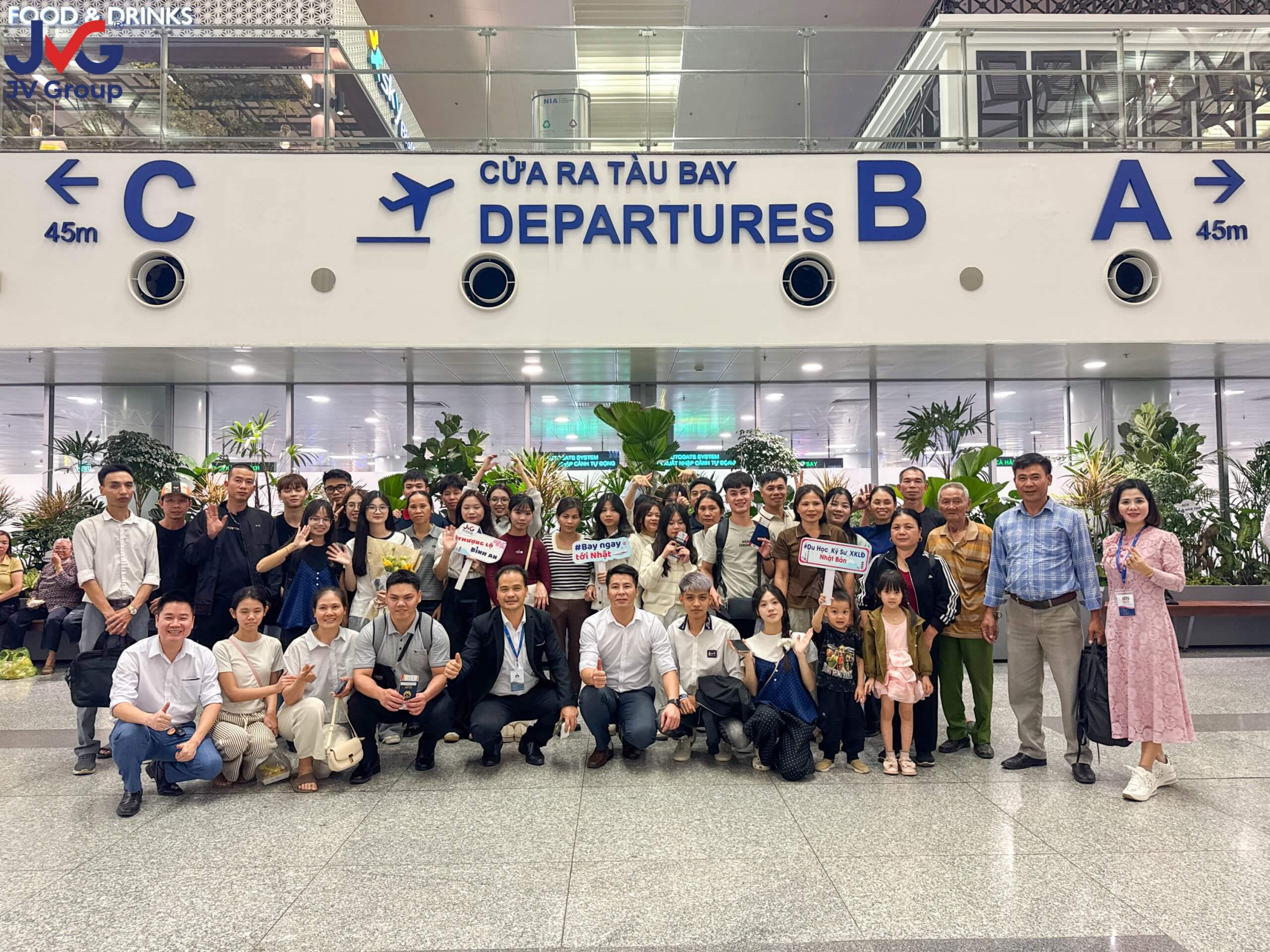 Hoc-vien-JVGroup-check-in-san-bay-di-Han-Quoc-2026