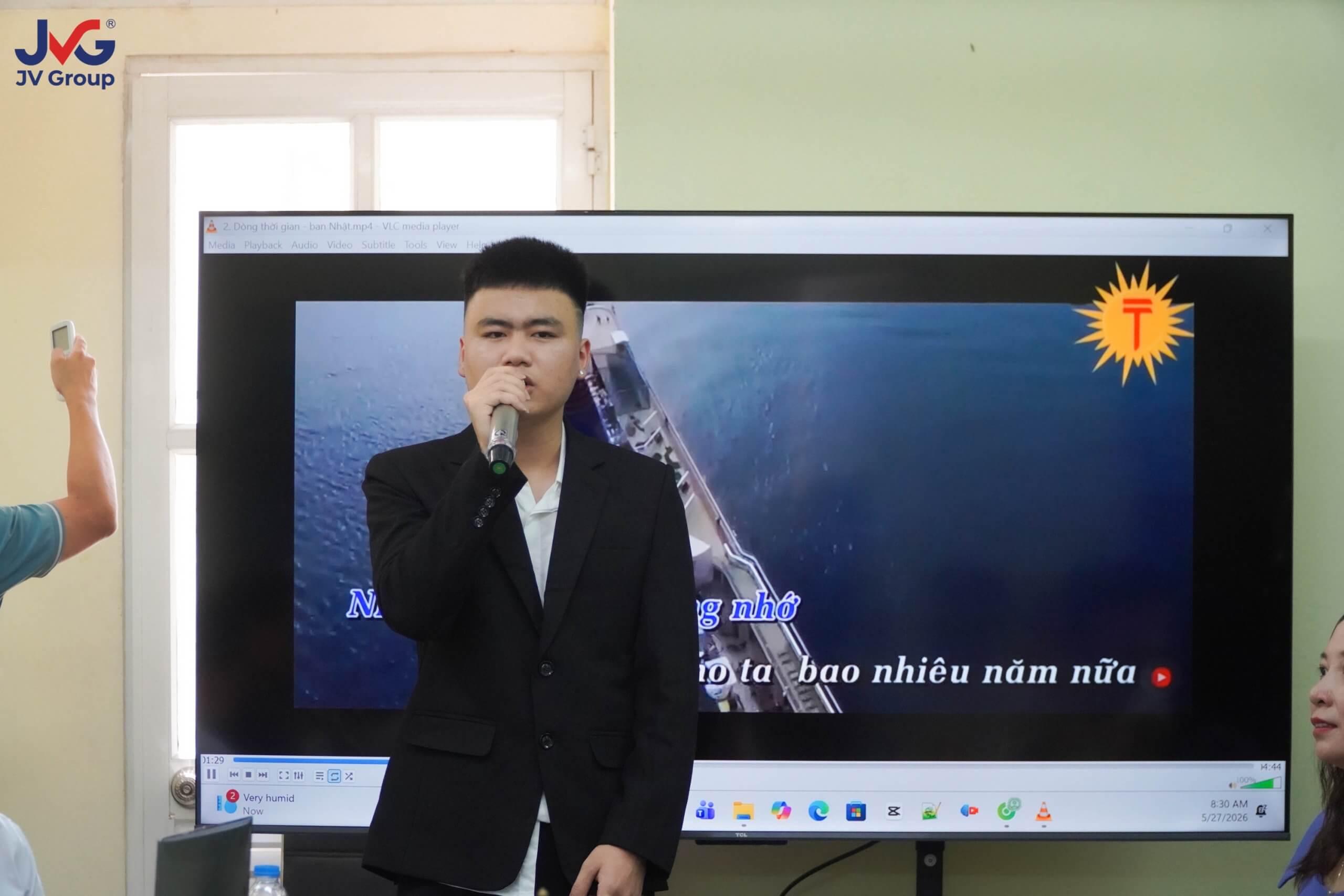 Tiết mục văn nghệ sôi động của học viên du học Nhật Bản và Hàn Quốc tại JVGroup.