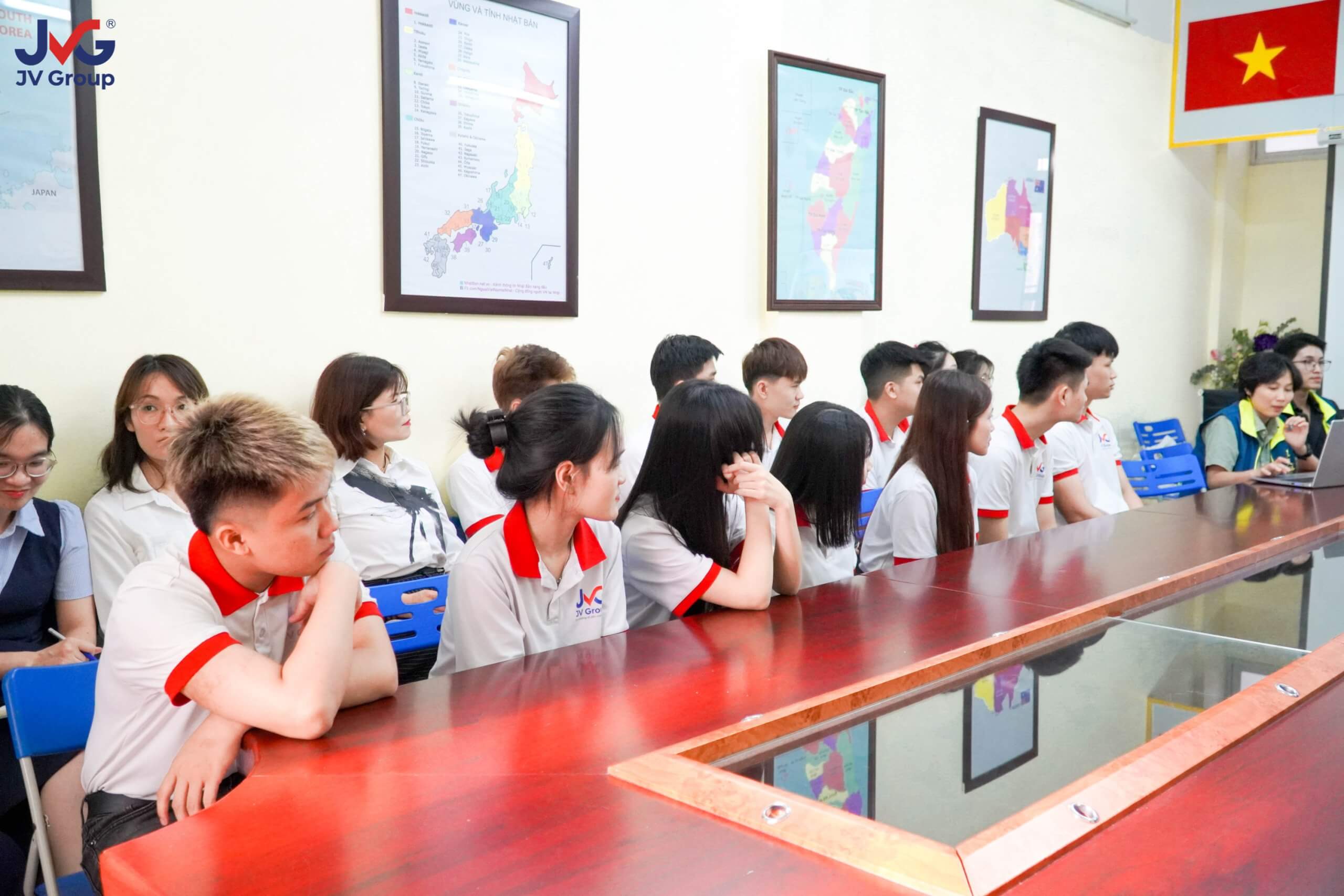 Học sinh JVGroup giao lưu cùng đại diện trường đại học Cảnh Văn Đài Loan