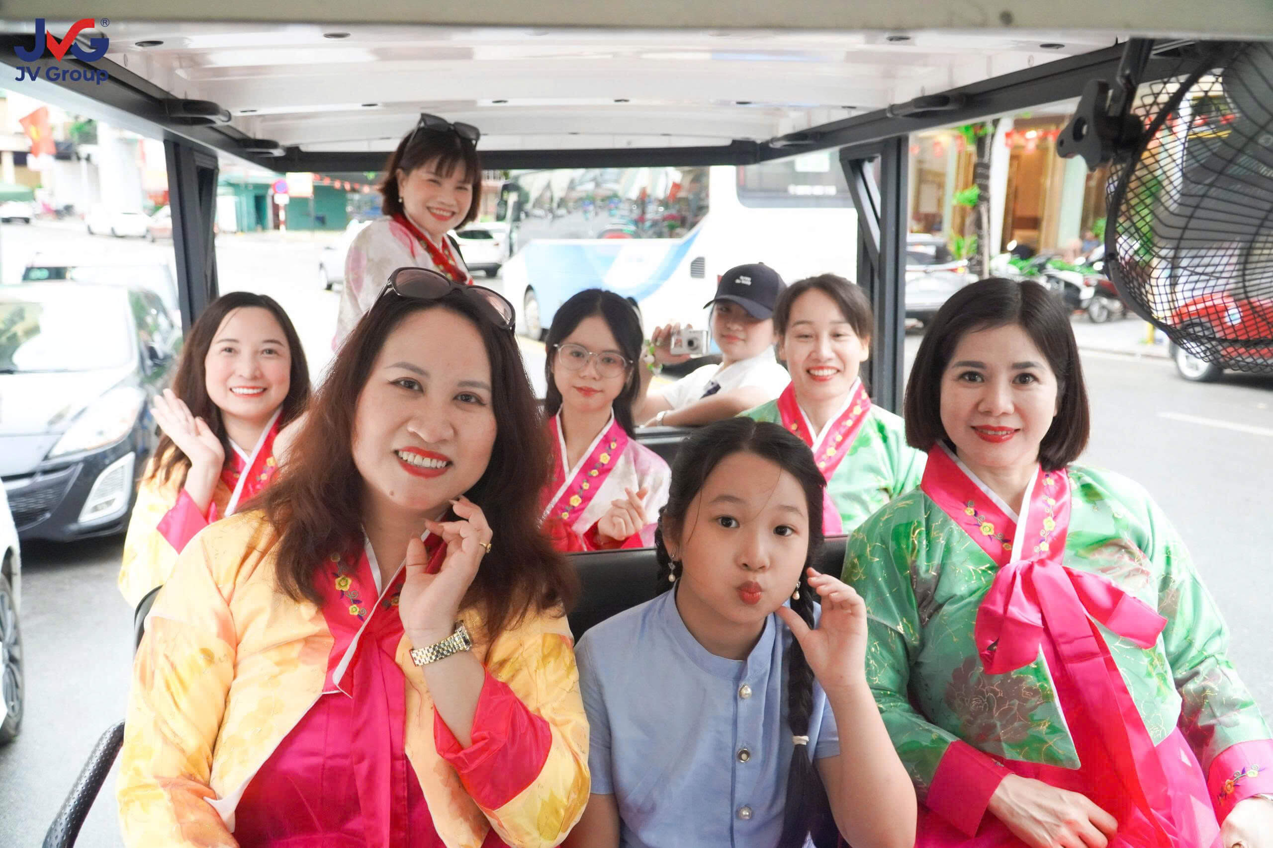 Hơn cả đồng nghiệp, chúng ta là một gia đình