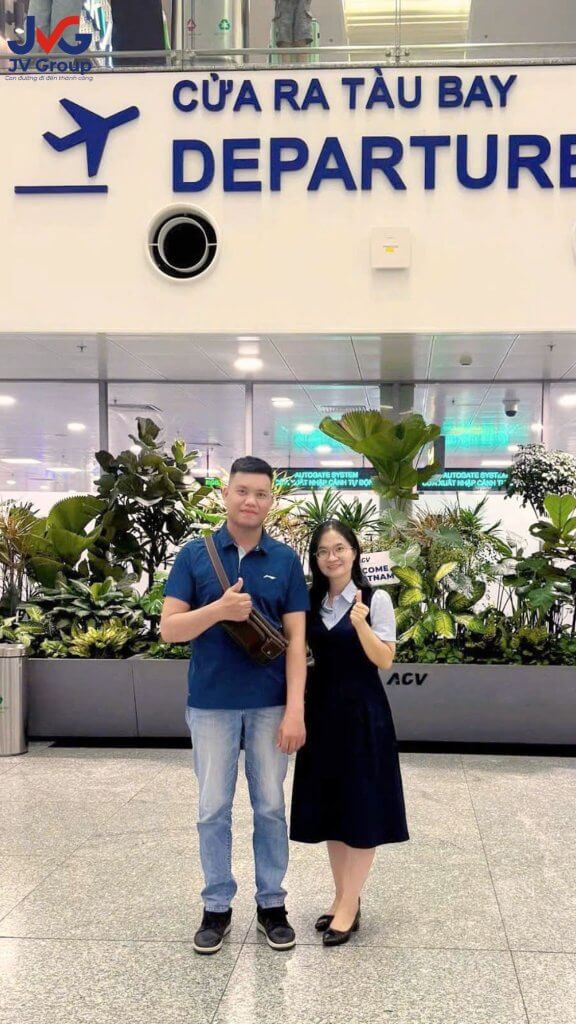 Giây phút bồi hồi xsuc động khi chia tay anh Trường - Tân kỹ sư từng 2 lần trượt COE